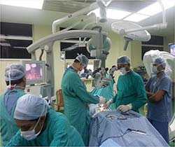 best spine surgeon in noida